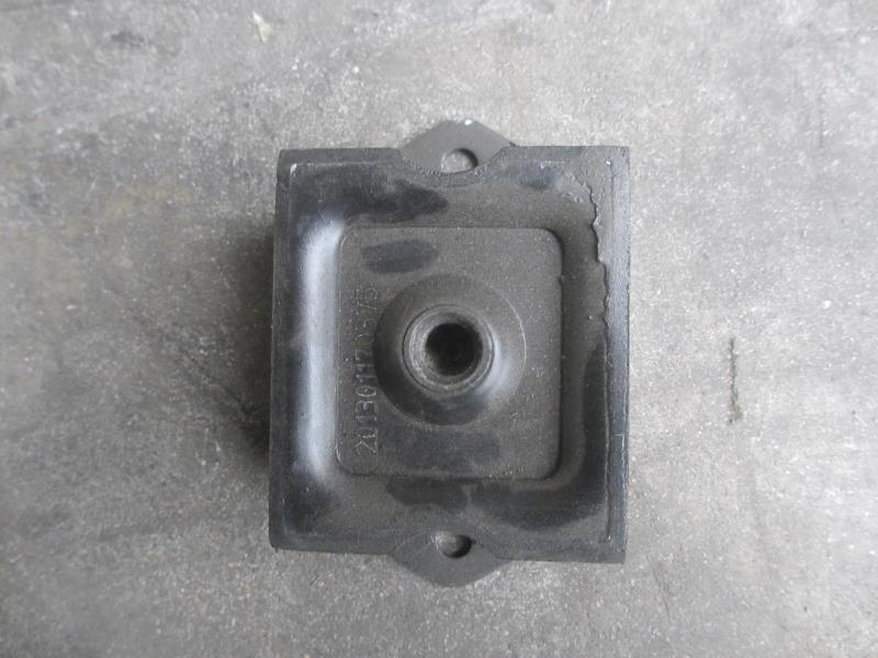 发动机前支承(橡胶-金属支承)