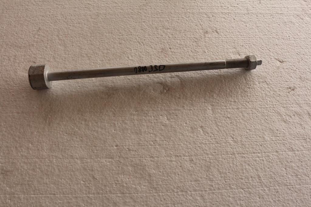 板簧中心螺栓φ14×340(达克铬)