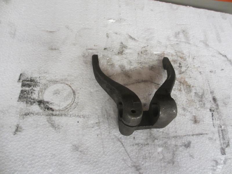 离合器拨叉总成