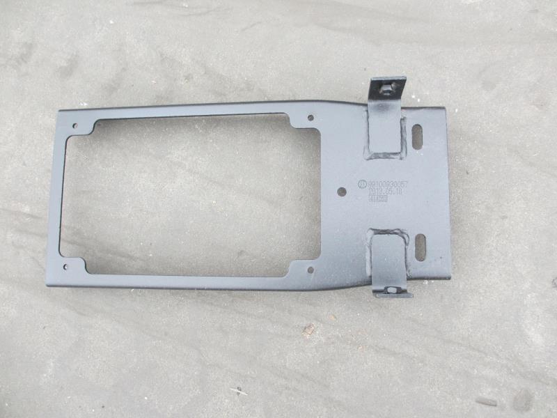 前大灯支架总成