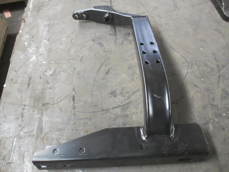 右前踏板支架总成