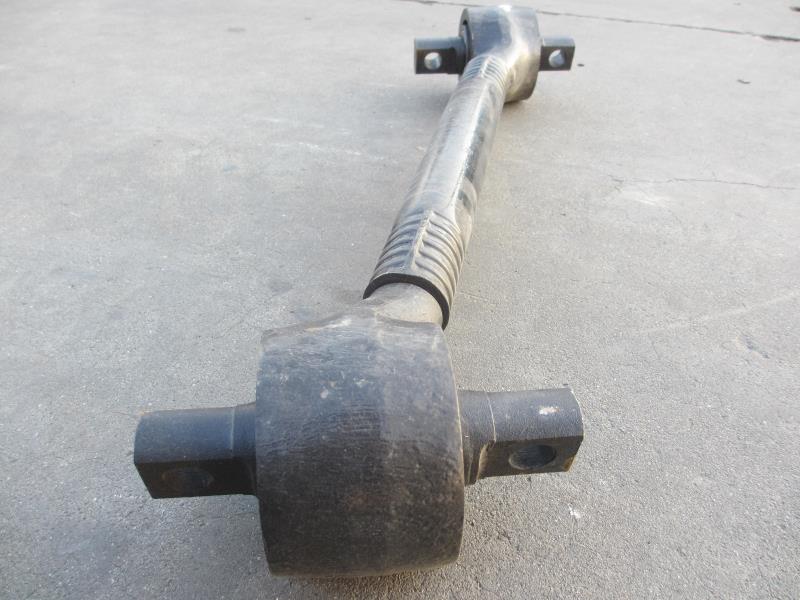 下推力杆总成(橡胶推力杆)