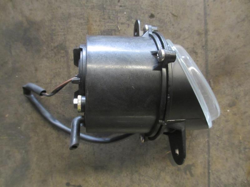 德御驾驶室右辅助前照灯