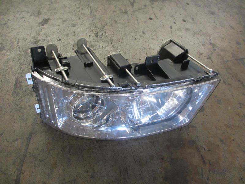 远、近光及前位灯总成(左)