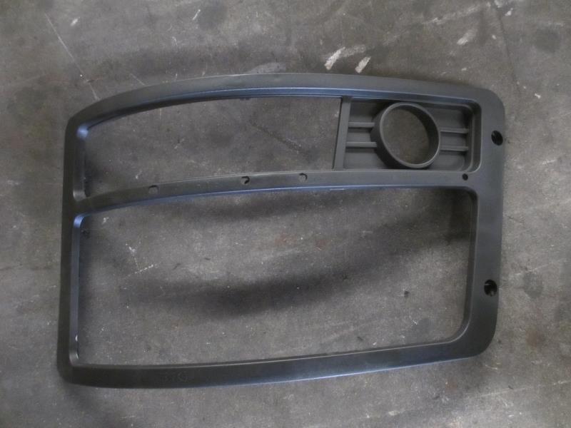 前照灯护罩(左)