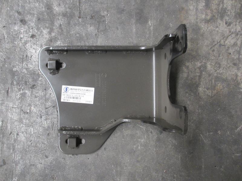 保险杠左上固定座总成