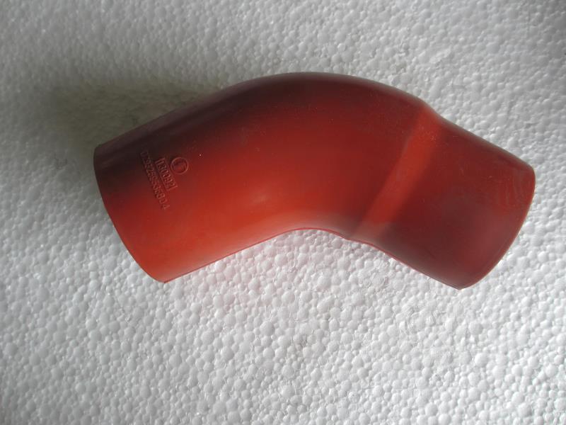 散热器出水胶管