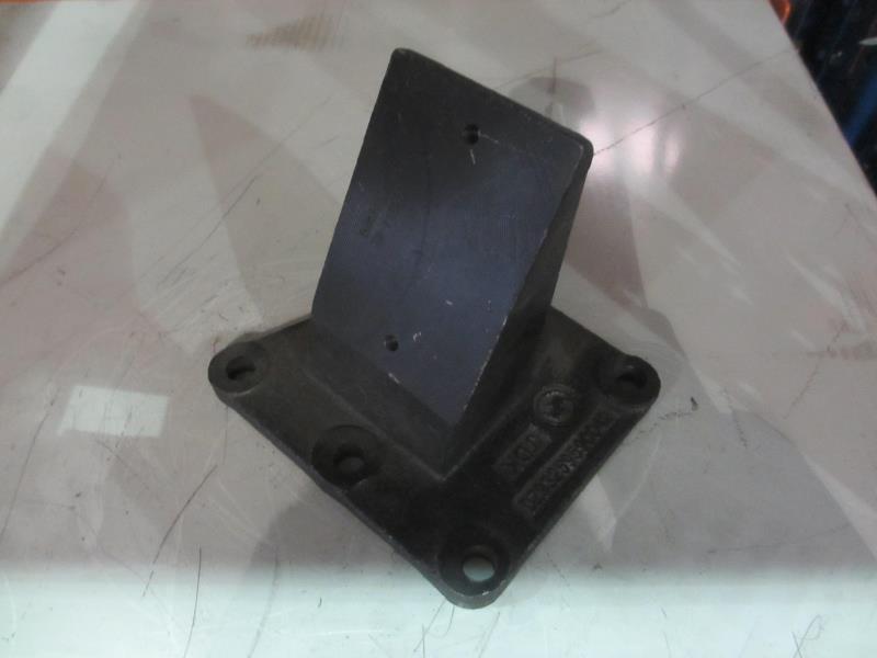 发动机右前支架