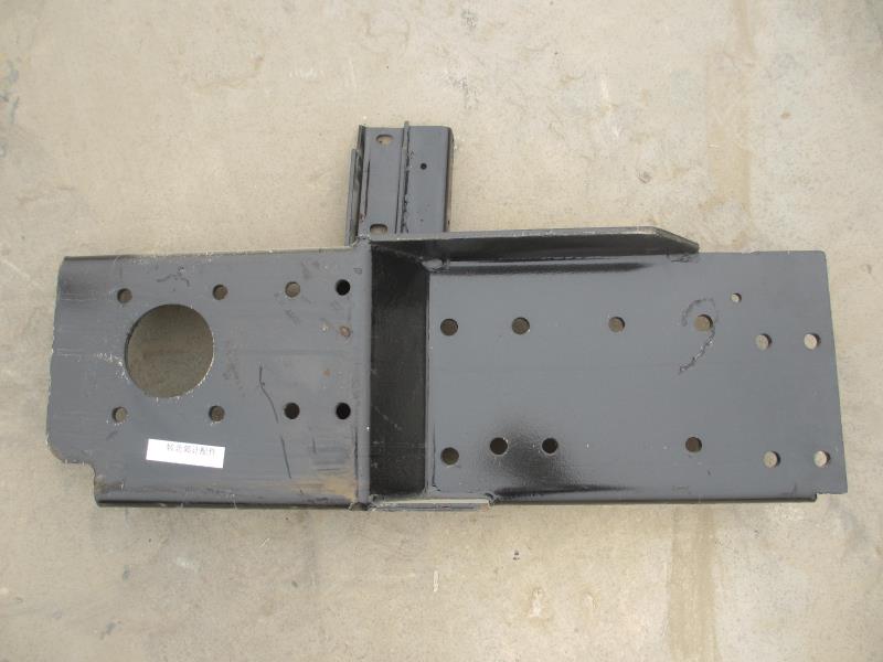 保险杠前托架总成（左）