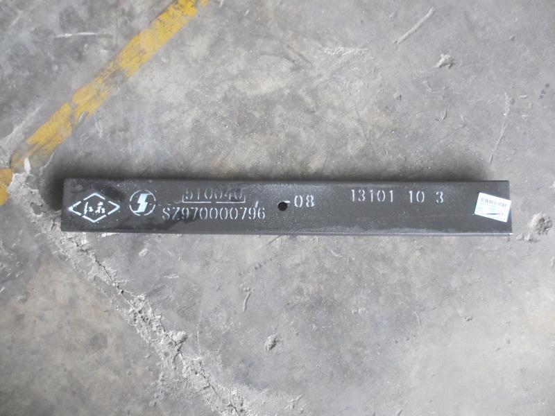 前右钢板弹簧第八片