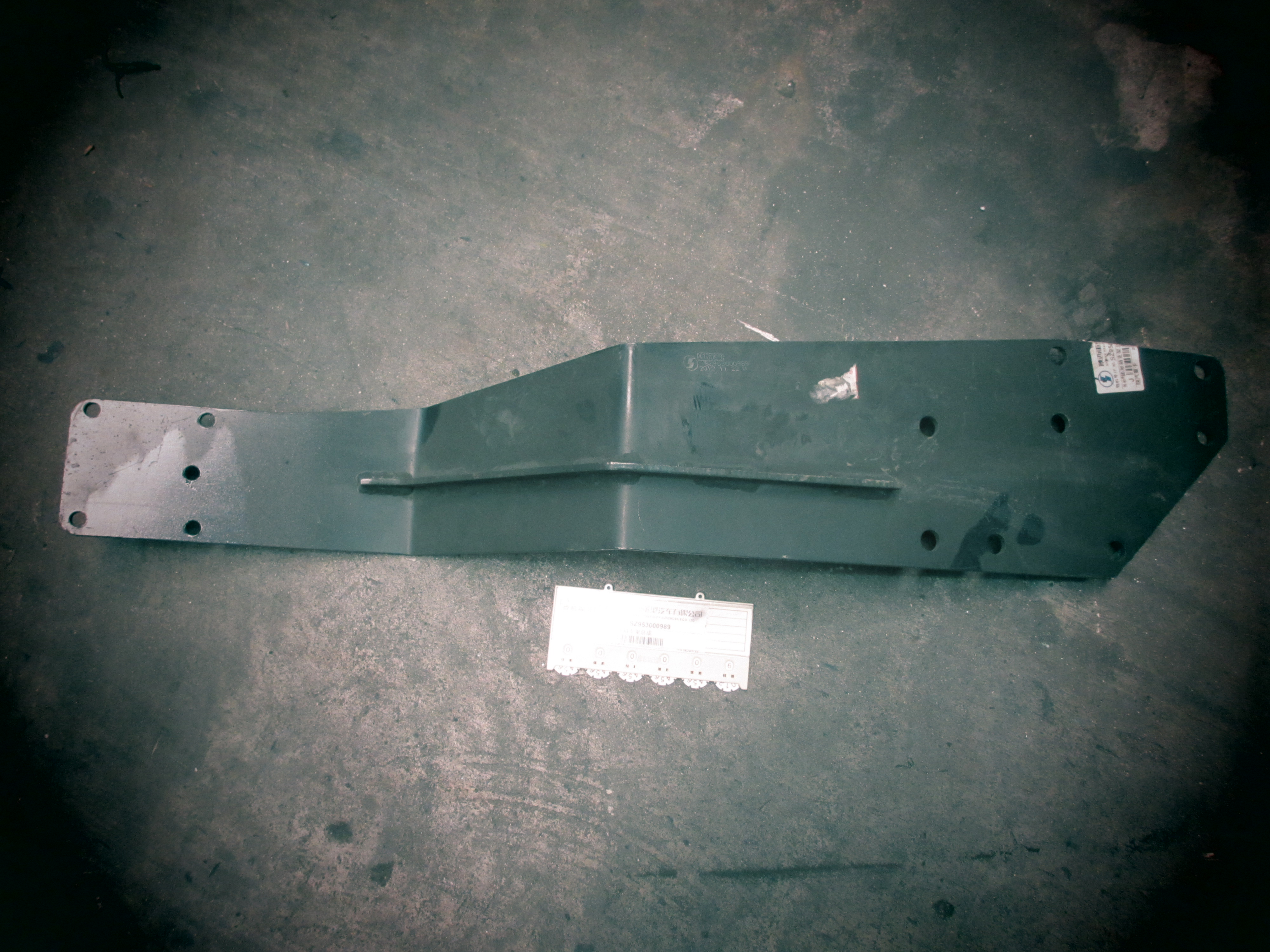 膨胀箱支架总成