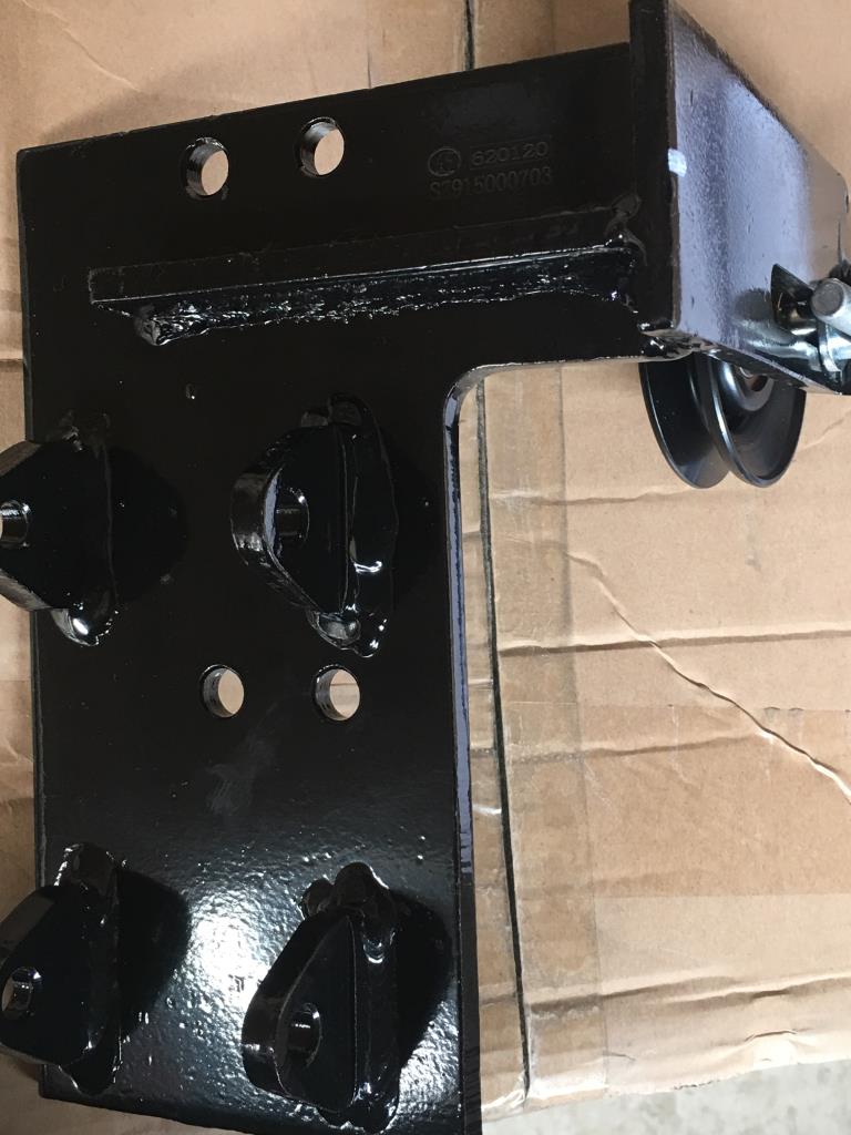 压缩机支架总成