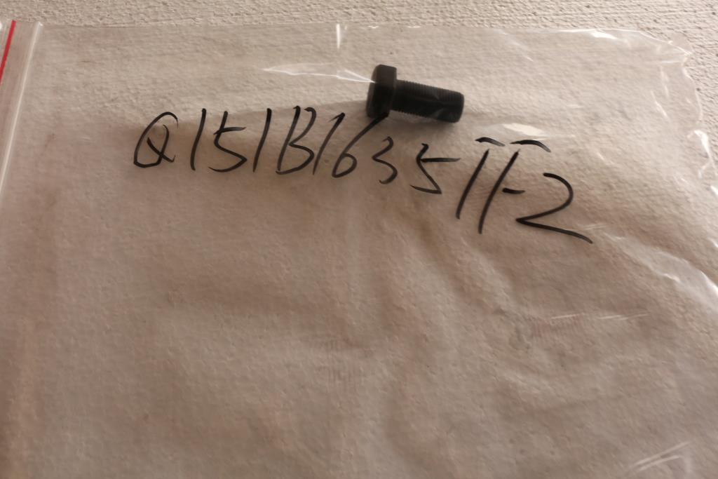 六角头螺栓Q151B1635TF2