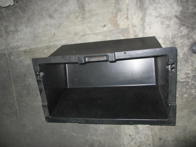 中杂物盒-前顶棚