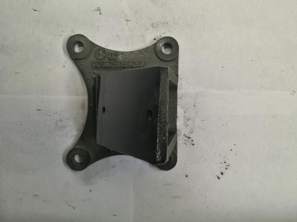 发动机右前支架