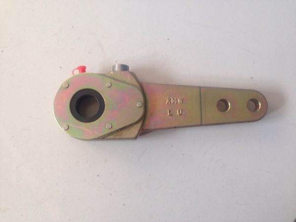 后制动调整臂(中右)