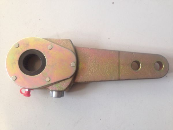 后制动调整臂(中左)