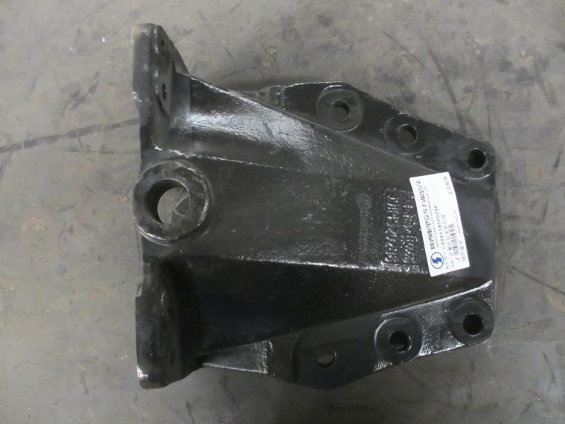 前簧右后支架总成