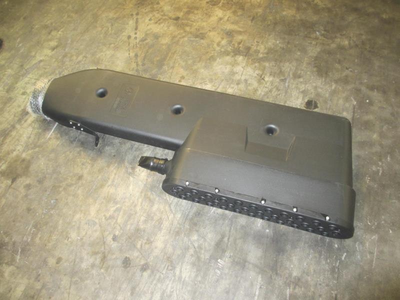 进气管带支架总成