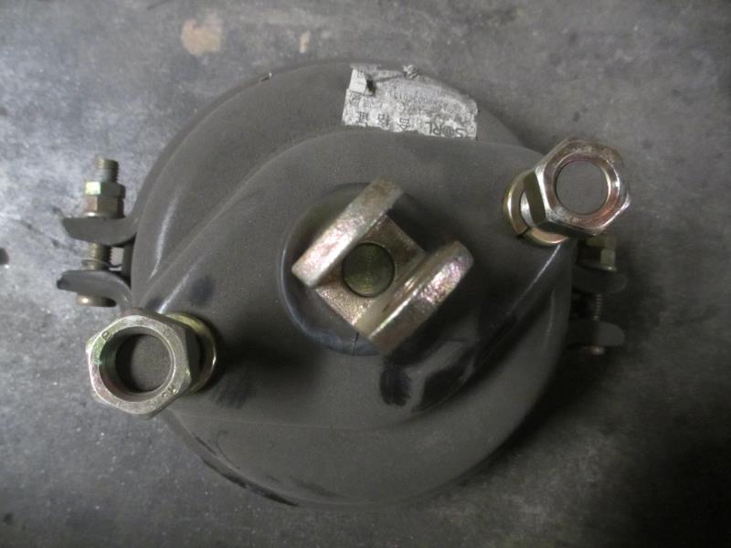 膜片式制动气室(右)