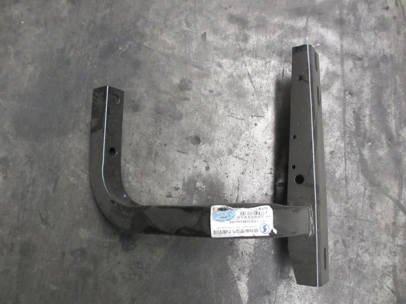 左前踏板支架总成