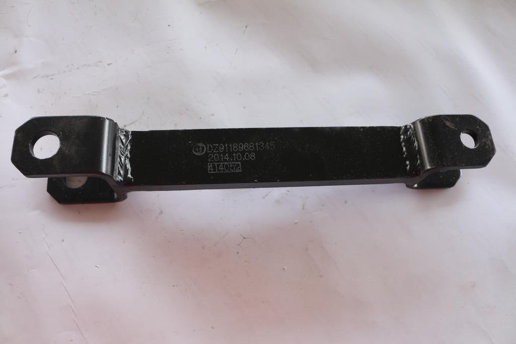 前稳定杆吊板总成