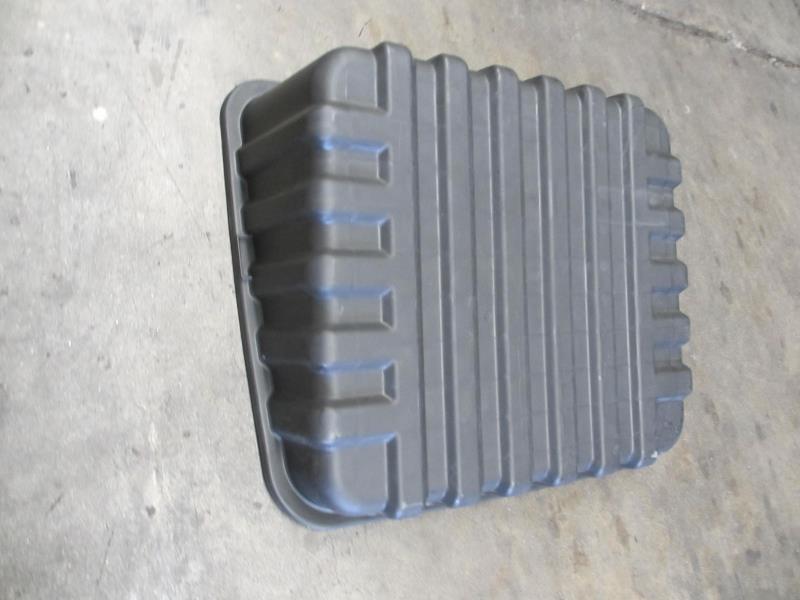 蓄电池箱盖总成