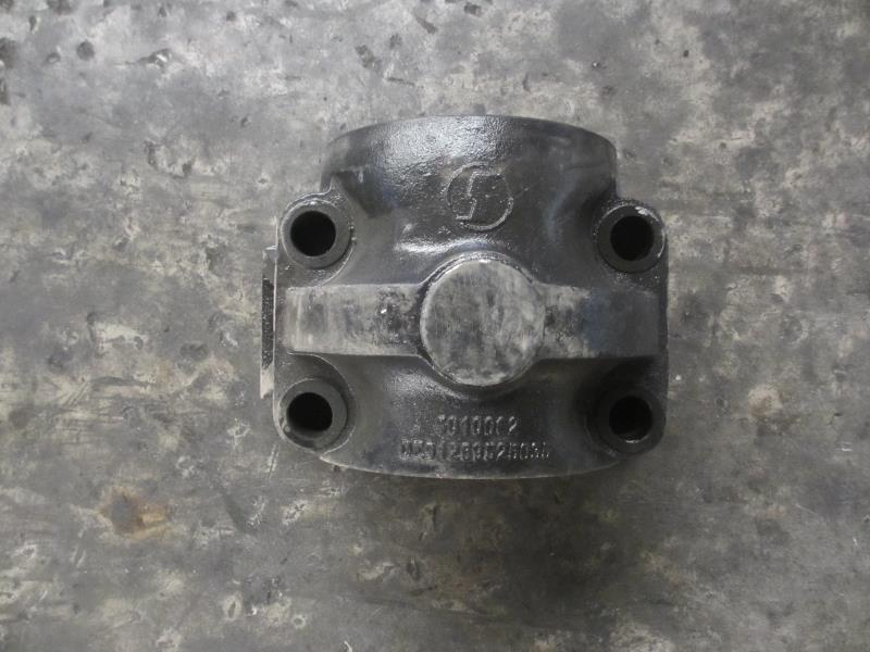 平衡轴壳（配DZ91259520211/20212壳盖）