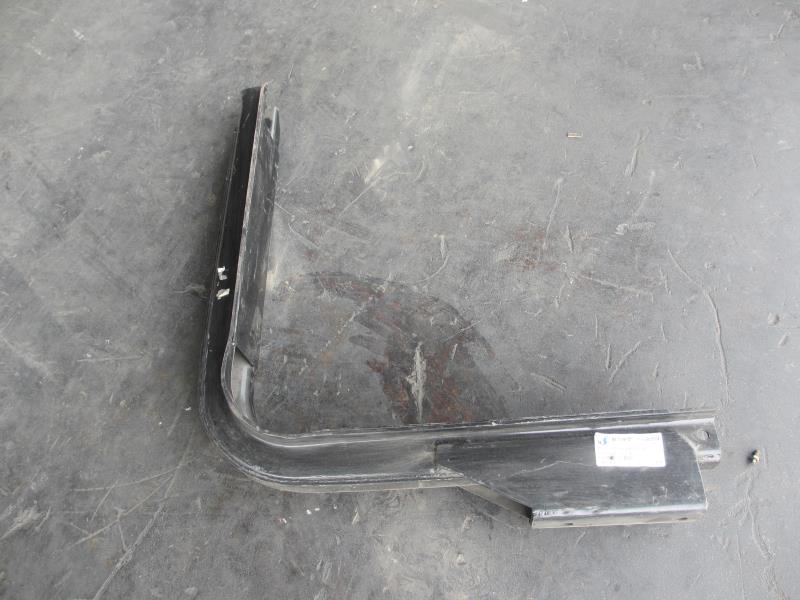 燃油箱支架总成