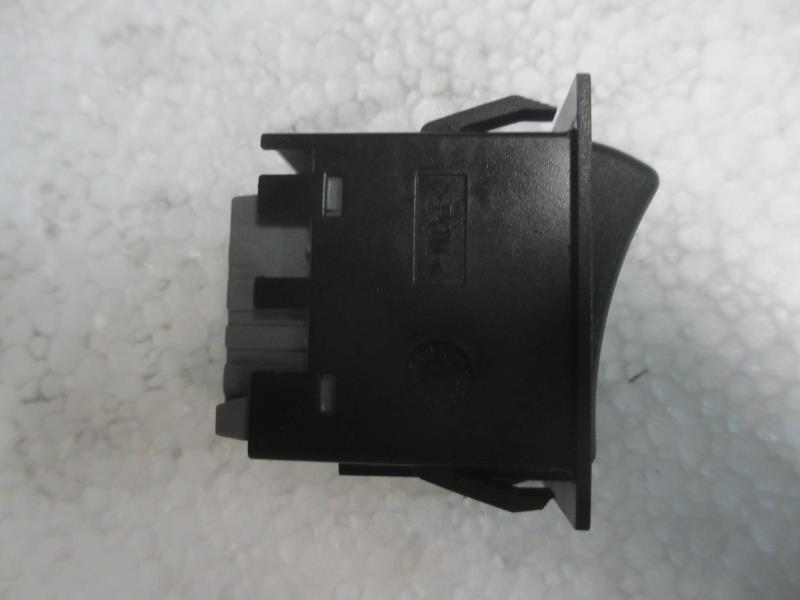 后工作灯翘板开关