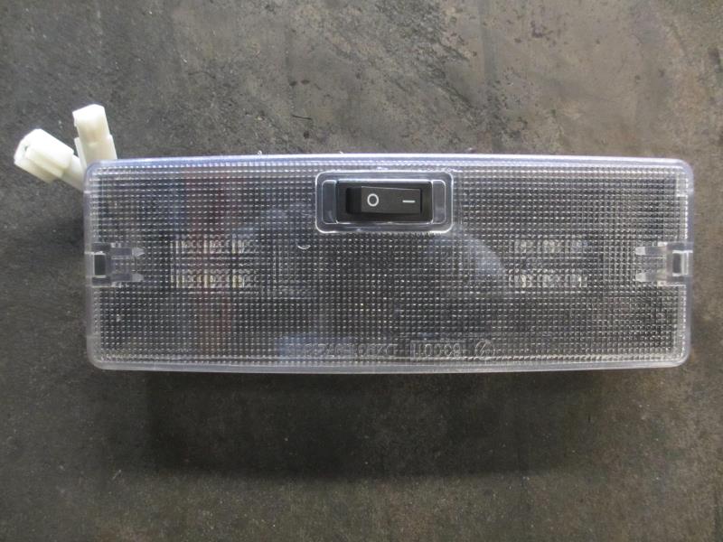 驾驶室后围照明灯(LED)