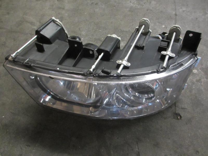 远、近光及前位灯总成(右)