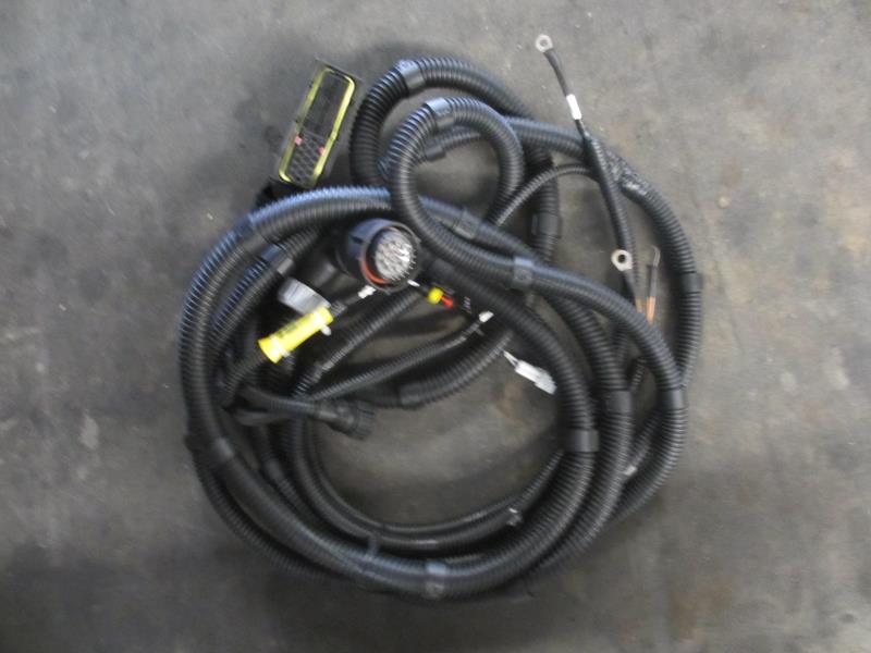 发动机底盘电线束（WP12，CBCU/4×2，电控硅油风扇）