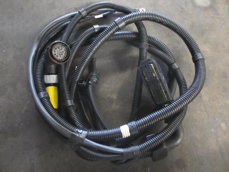 发动机底盘电线束(WP10、MAN电瓶/4*2/6*4)