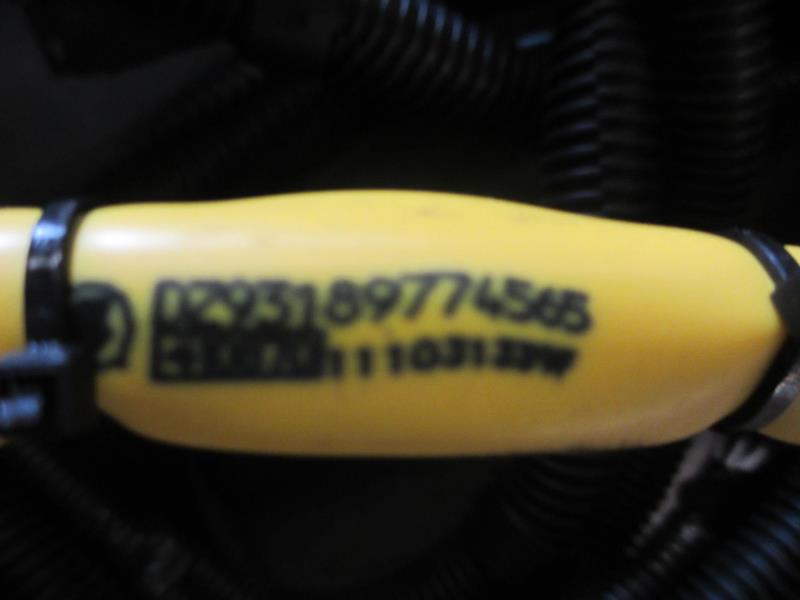 发动机底盘电线束(WP10/MAN电瓶/4*2/6*4/电控硅油风)