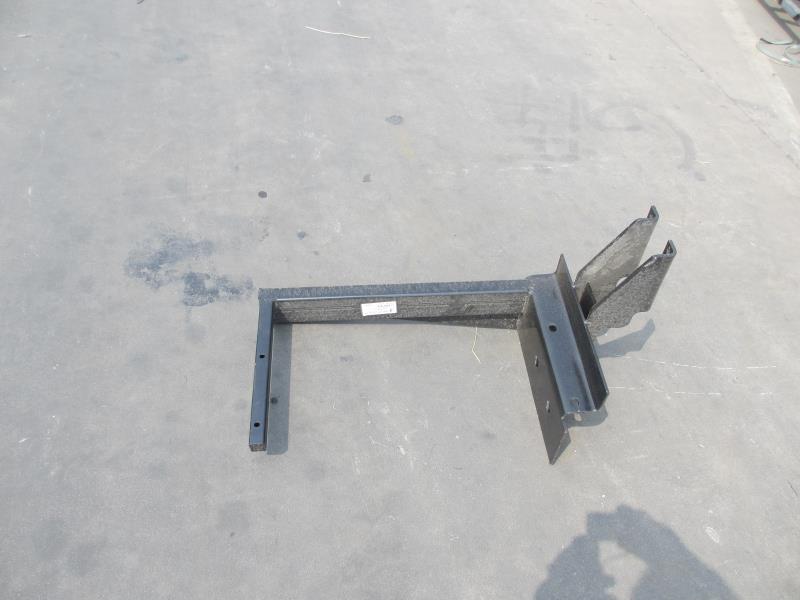 空滤器托架总成