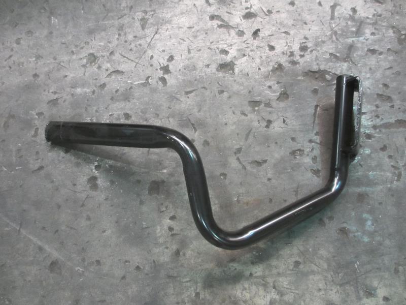 左翼子板支架总成