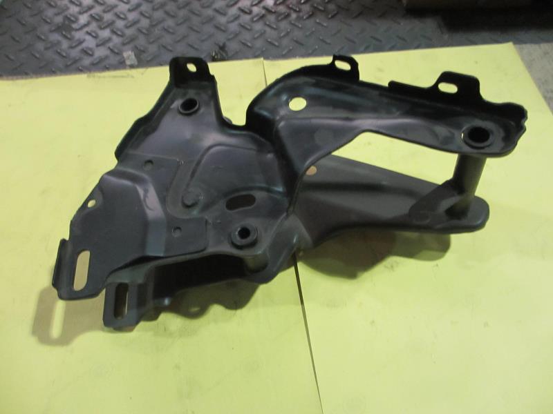 转向柱支架总成