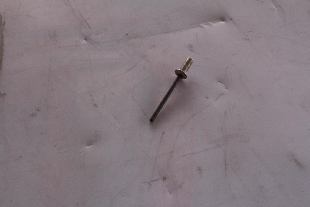 封闭型扁圆头抽芯铆钉