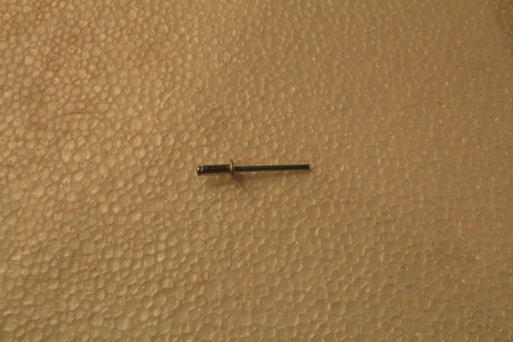 开口型扁圆头抽芯铆钉