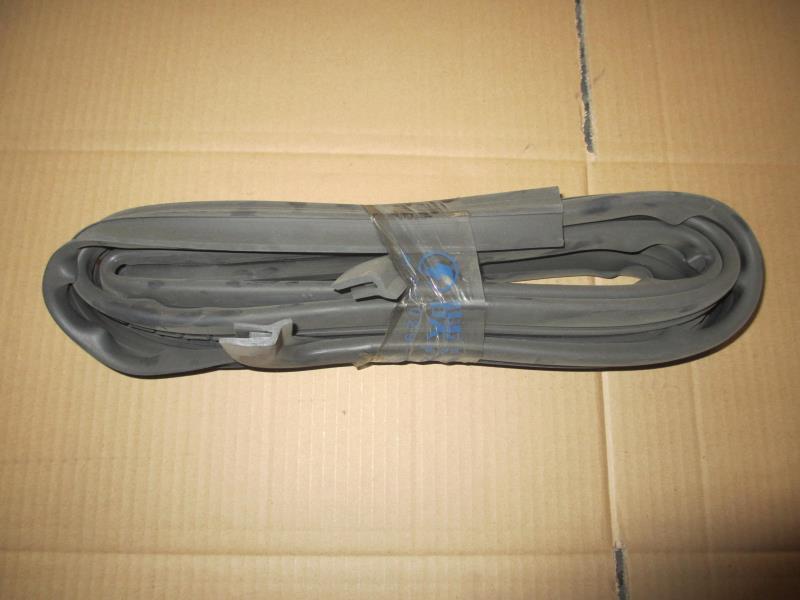 右车门玻璃泥槽