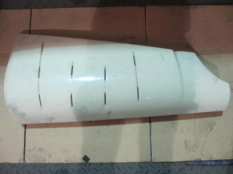 左前面板外侧板