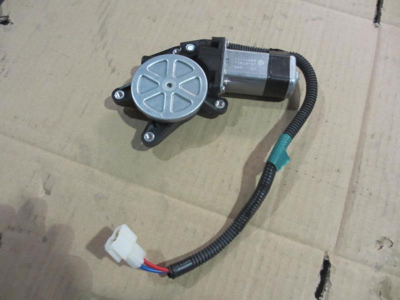 右玻璃升降器电机