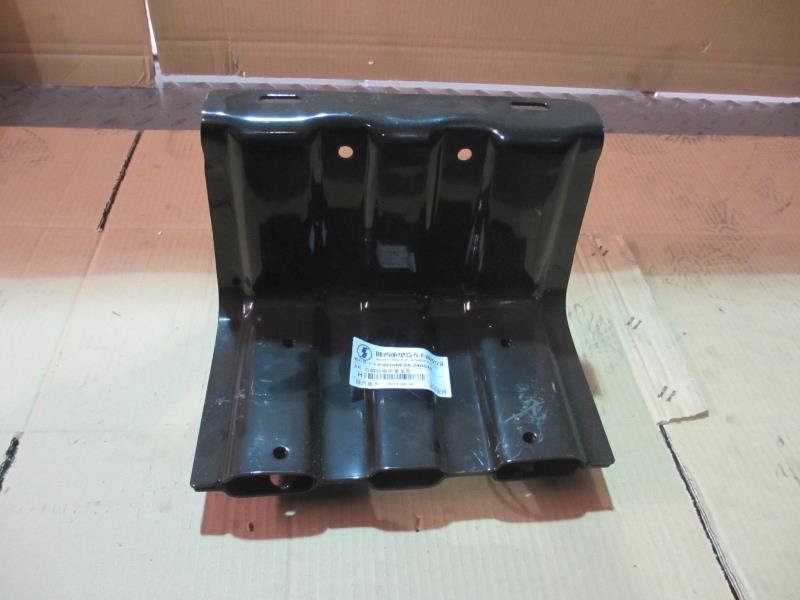 右脚踏板护罩支架