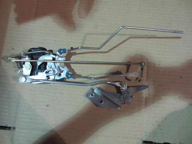 右门锁及操纵机构总成