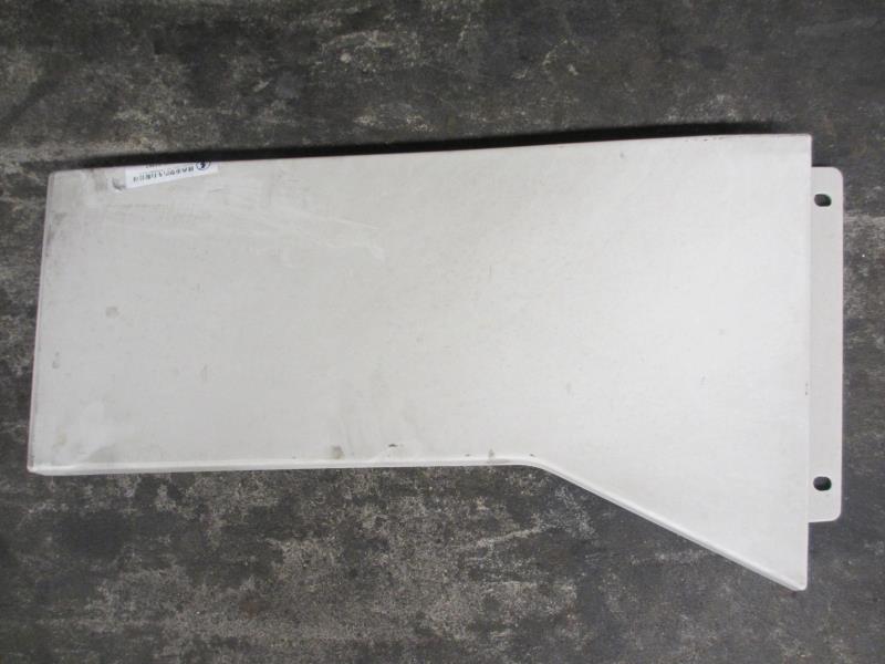 右侧导风板（上）