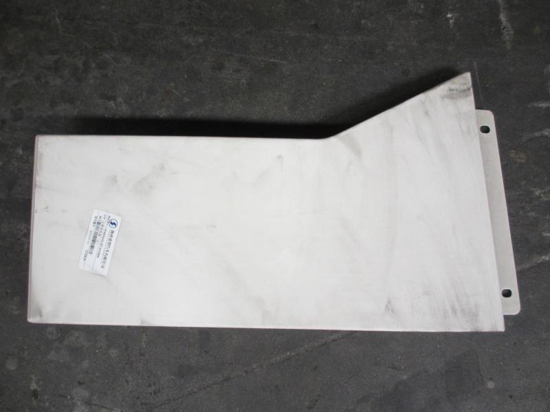 左侧导风板（上）