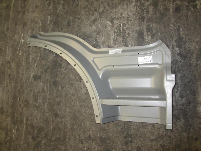 右前竖板-脚踏板